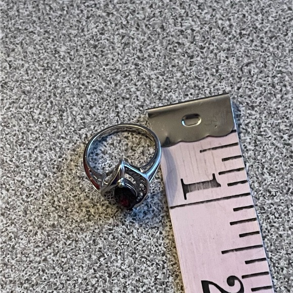 Avon Sterling Silver January Garnet Ring Size 5 - Picture 14 of 15